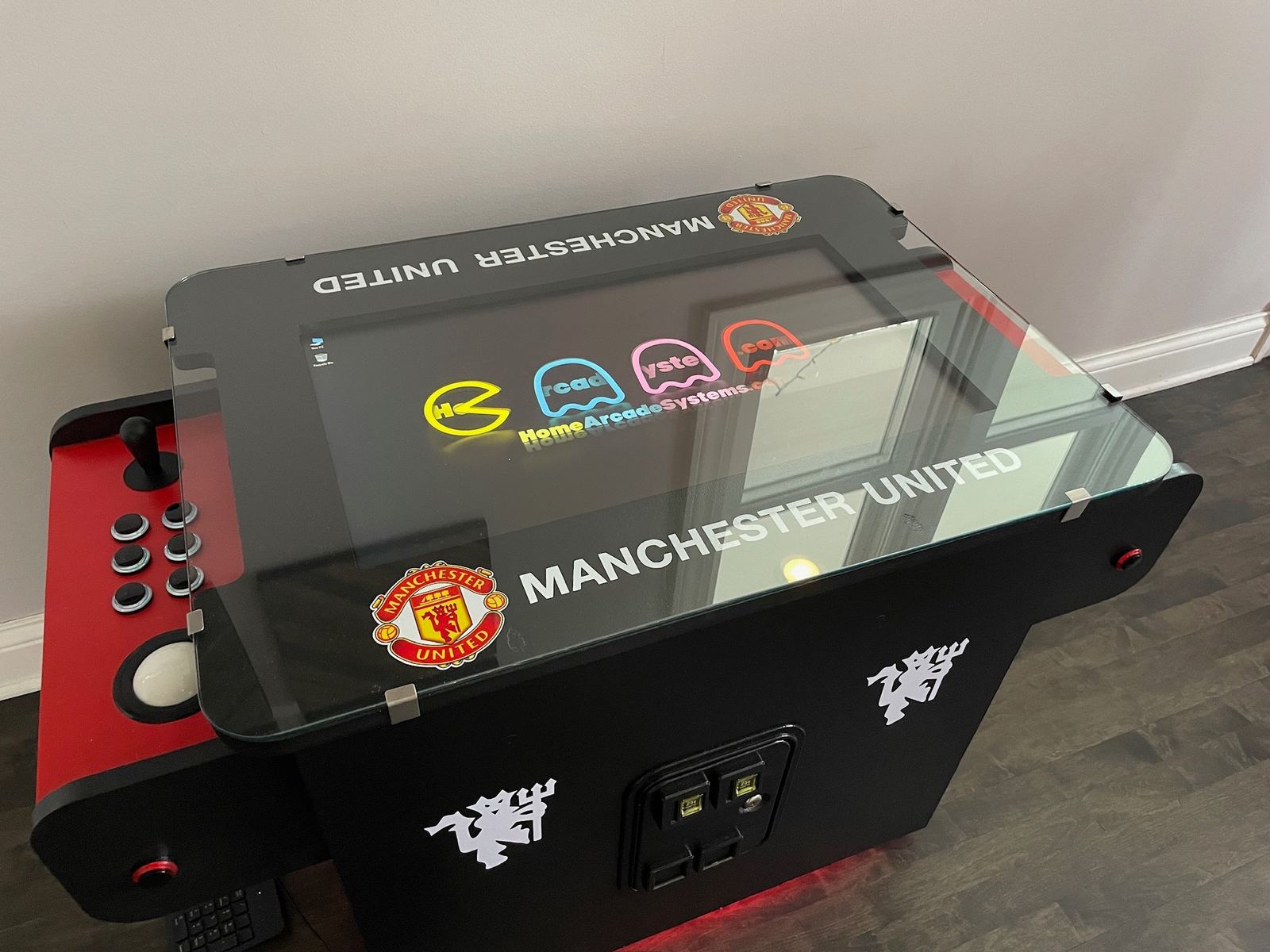 Manchester United cocktail arcade table